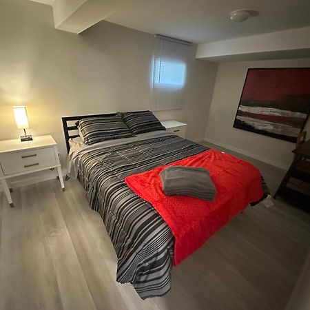 Comfy 2 Bedroom Near The Beach! Pickering Exterior foto